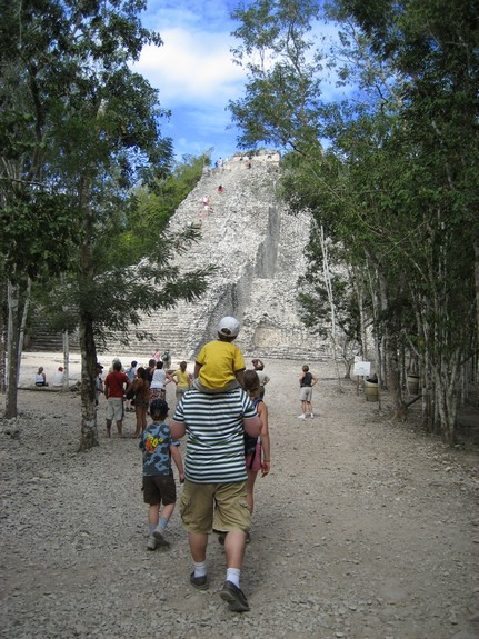 The pyramid is almost 2km away from the parking lot, but there are rickshaws for those that dont' want to walk.